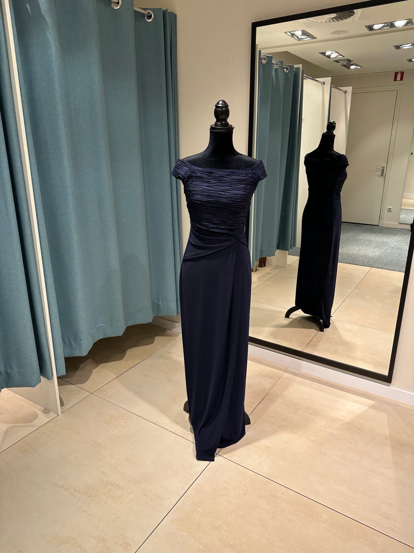 LongReliëfDress